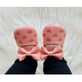 Туфельки-пінетки з бантиком та сердечками для дівчаток до року - фото