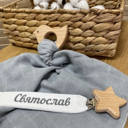 Набор новорожденному именной держатель и грызунок - фото