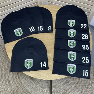 Шапка футбольная с цветным логотипом и номером Шапка футбольная с цветным логотипом и номером