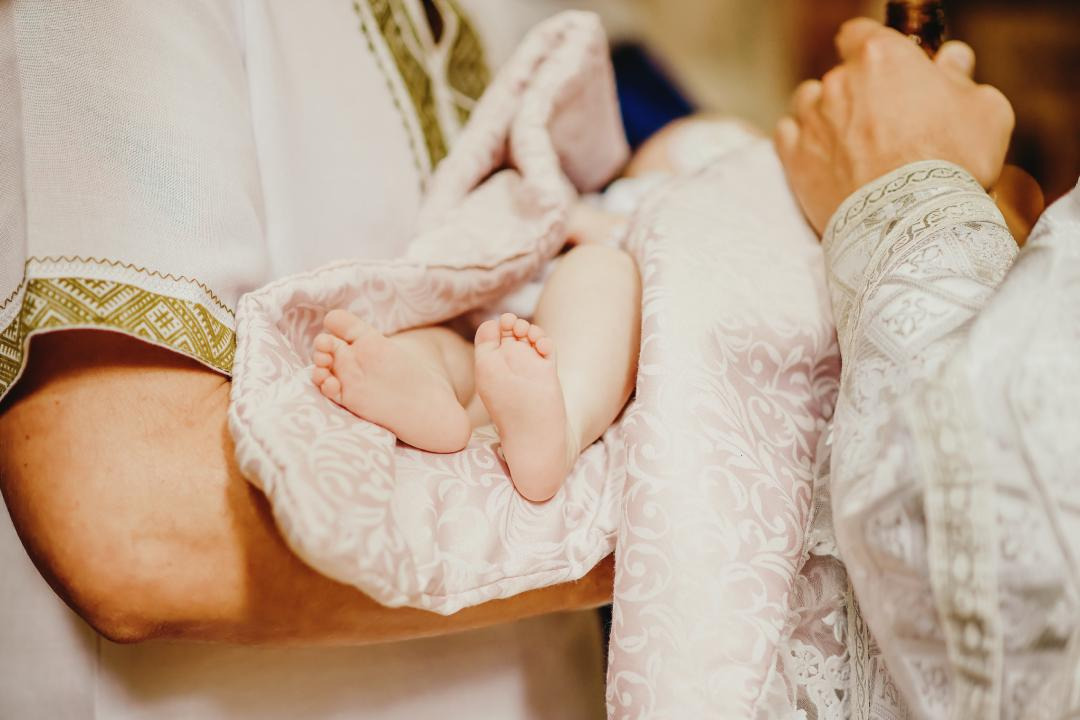 Хрещення малюка – що потрібно приготувати на хрестини